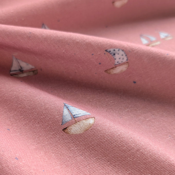 Vorbestellung Bambusmusselin Segelboote rosa