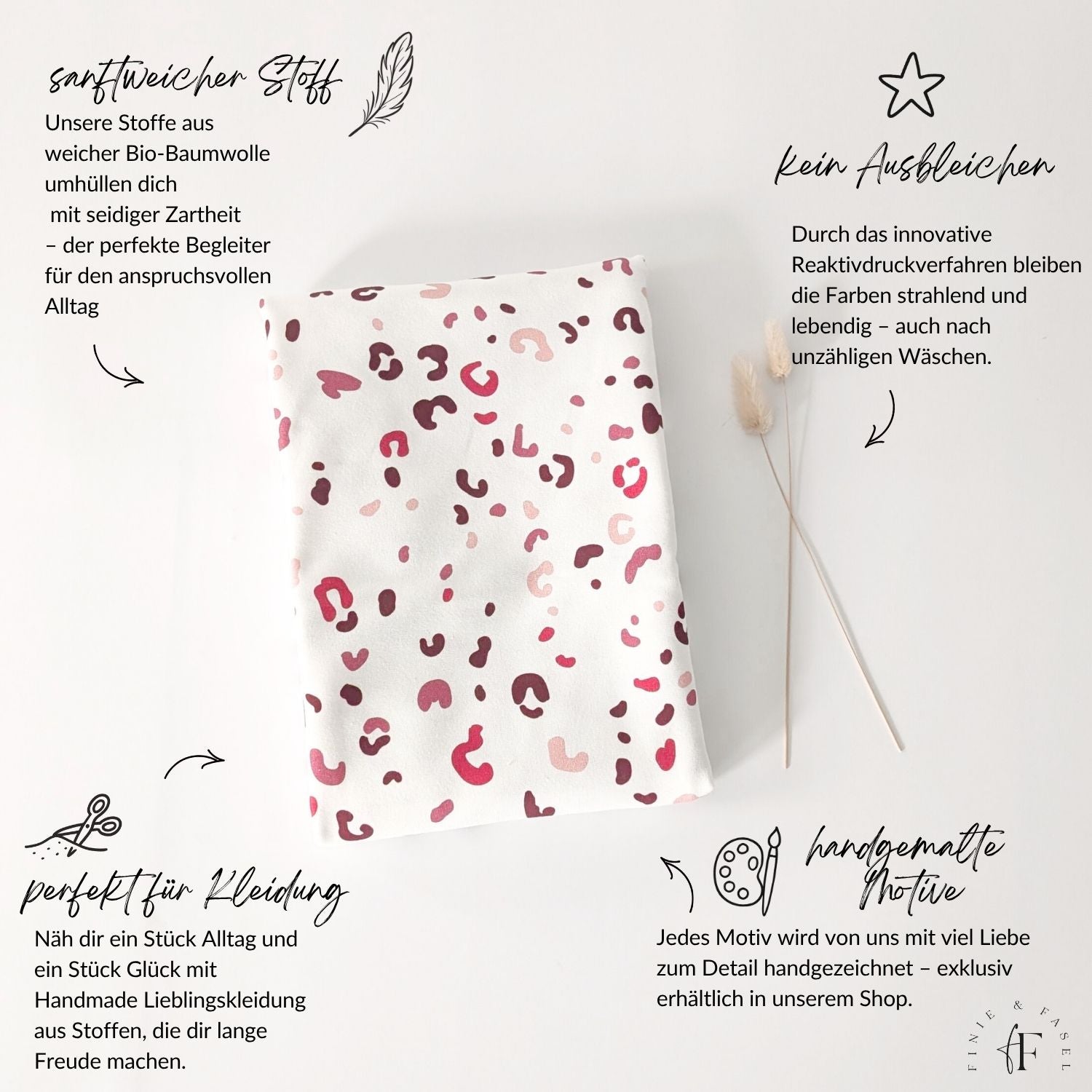 Übersichtliches Produktbild vom French Terry Stoff „Berry Leo“ mit Maßangaben, Zertifizierung und Stoffinformationen
