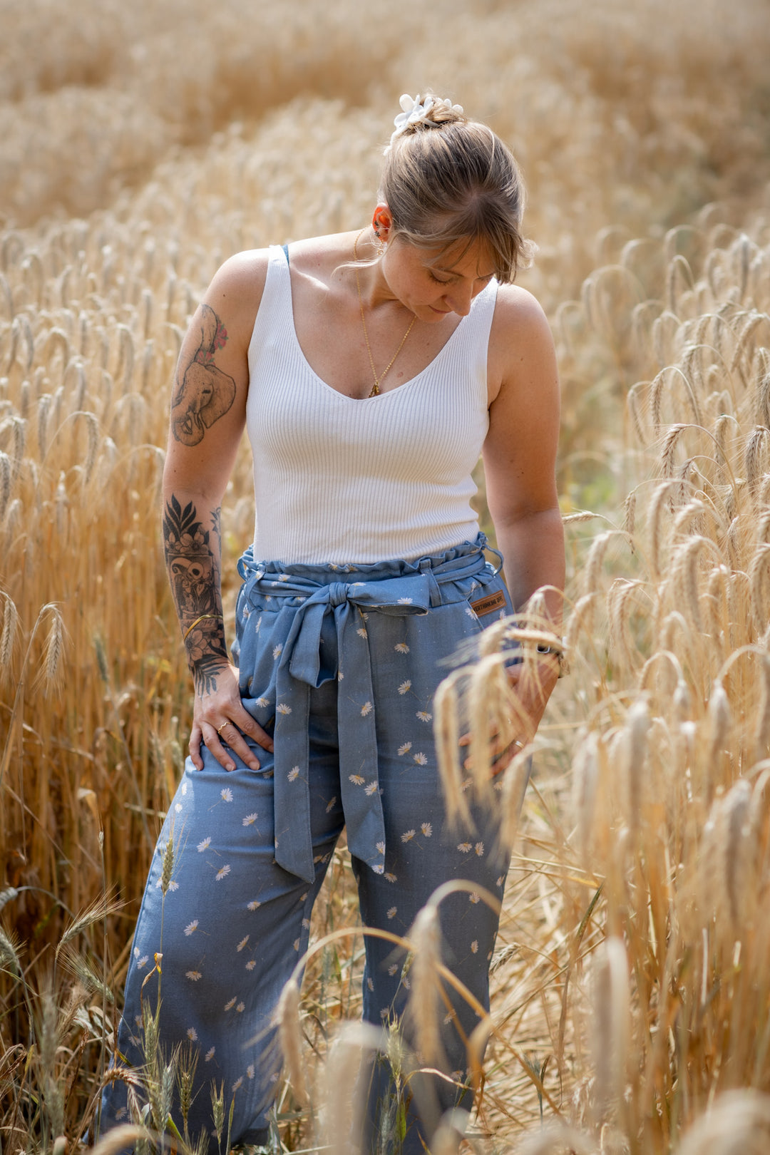Vorbestellung Bambusmusselin Margeriten blau