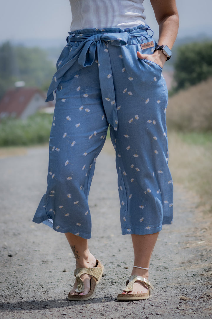 Vorbestellung Bambusmusselin Margeriten blau