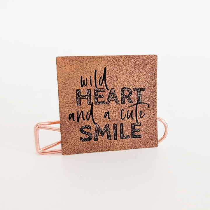 Kunstlederlabel "wild heart cute smile"