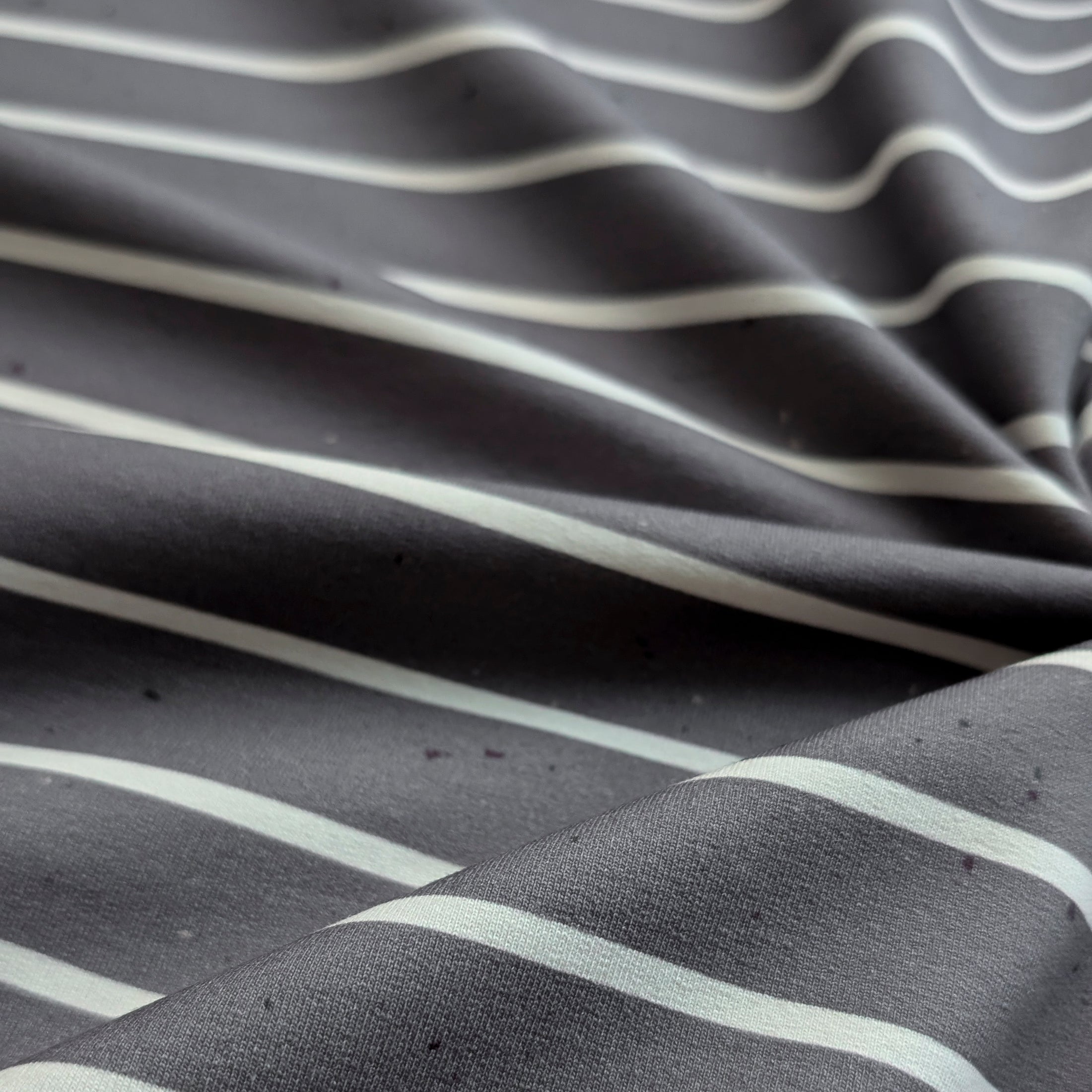 Vorbestellung French Terry Konfetti Stripes anthrazit