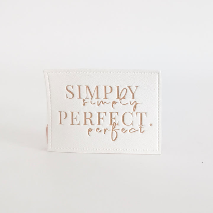 Kunstlederlabel weiß "simply perfect"