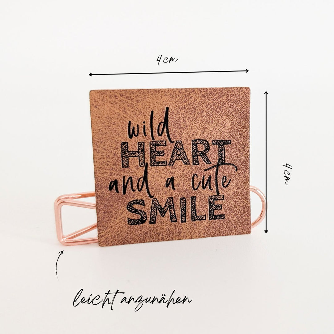 Kunstlederlabel "wild heart cute smile"