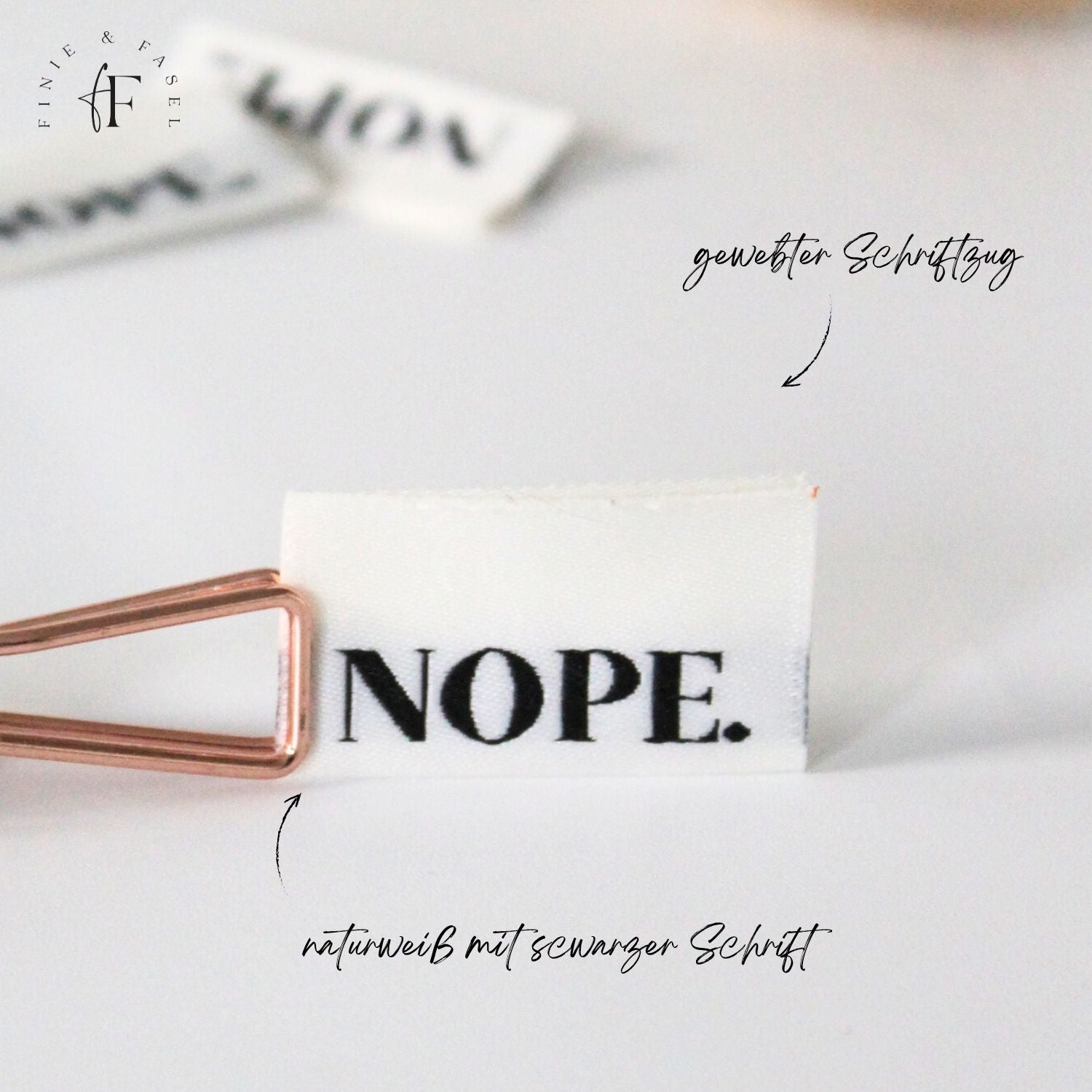 Weblabel cremeweiß "NOPE"