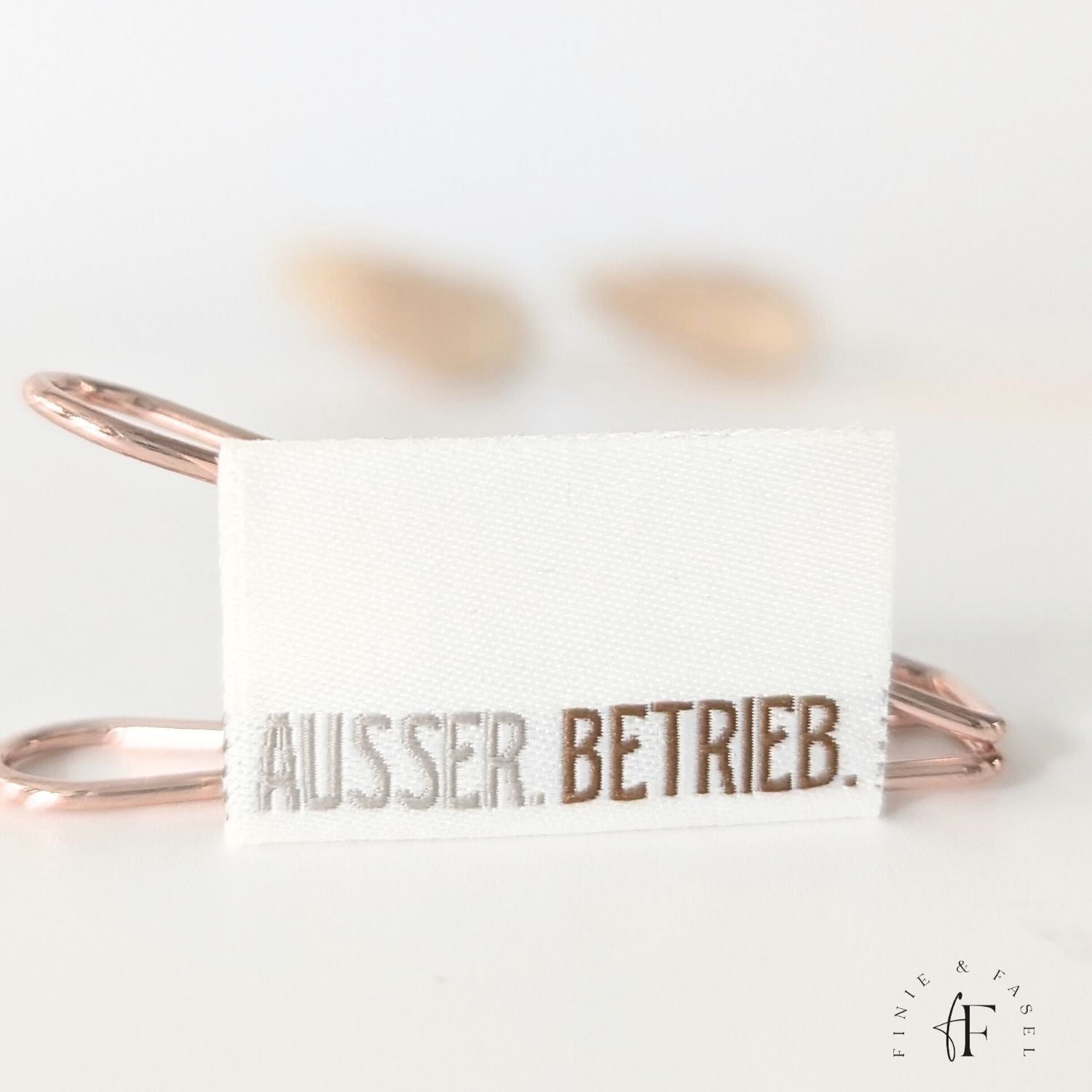 Weblabel cremeweiß "Außer Betrieb"