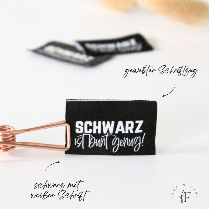 Weblabel schwarz "Schwarz ist bunt genug"