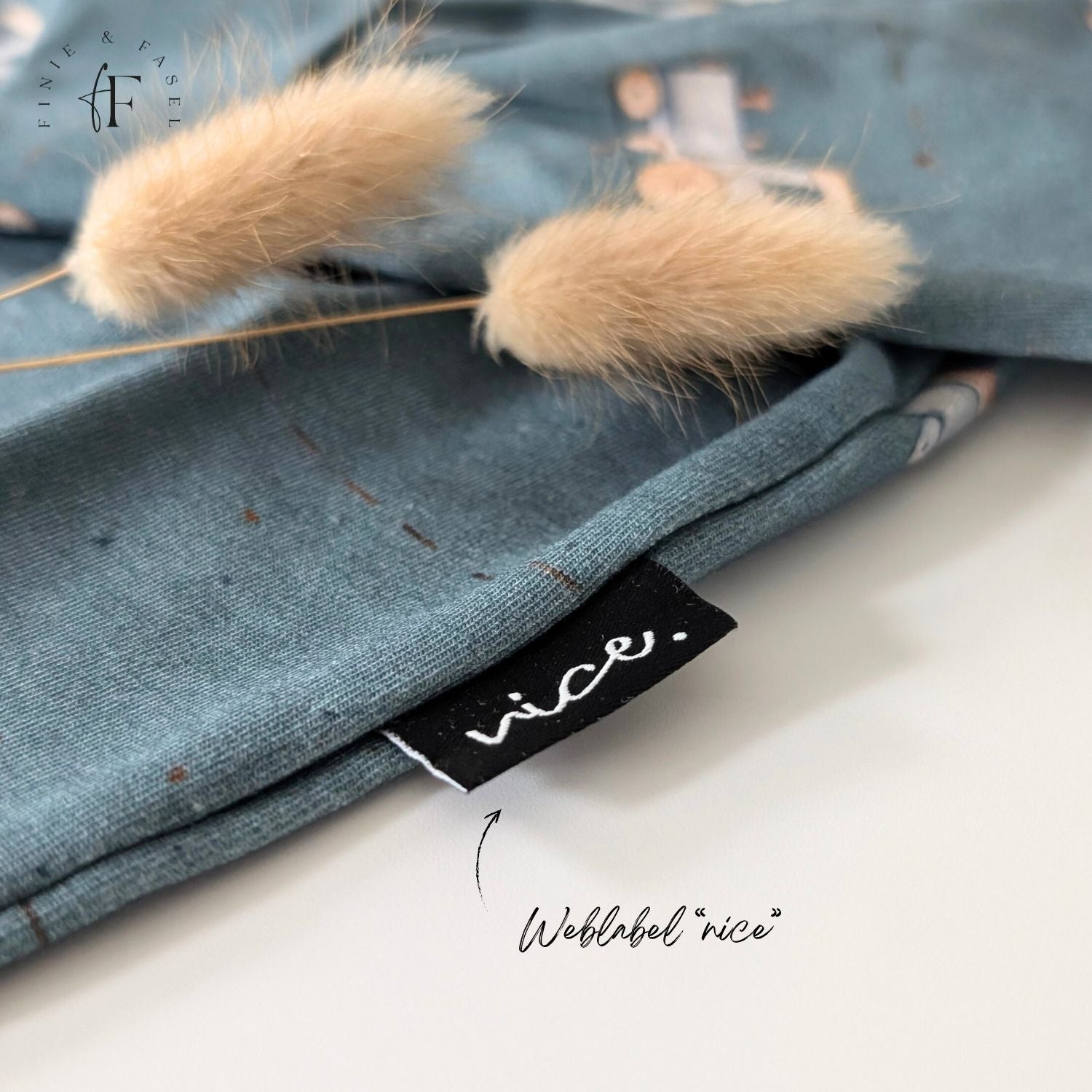 Weblabel schwarz "nice"