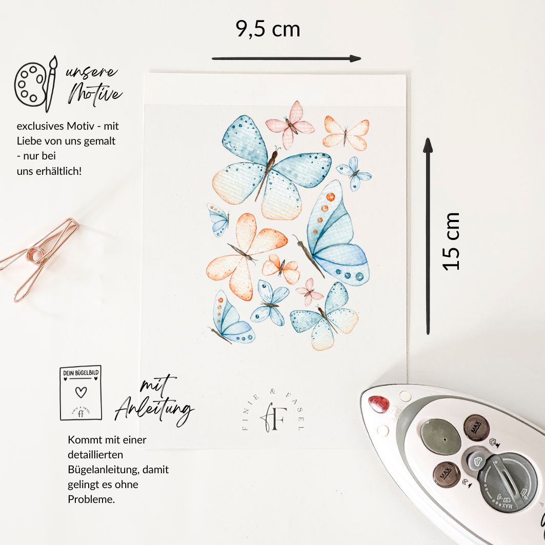 Maßangaben zum Schmetterlings-Bügelbild im Aquarell-Stil mit Hinweis auf exklusive Motive und Anleitung – hochwertiger Transferdruck von Finie & Fasel.