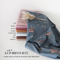 Bild in Galerie-Betrachter laden, Jersey Blumendackel blau mit farblich passenden Kombistoffen – perfekt für stimmige Nähprojekte mit verspieltem Look

