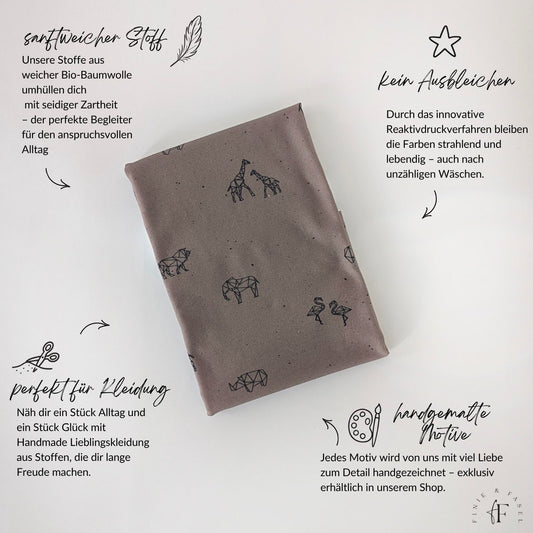 Übersicht der Vorteile des Geo Safari taupe Jerseys: weich, brilliant bedruckt, formstabil und waschbar bis 60 °C – ideal für langlebige Kleidung