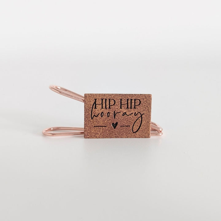 Kunstlederlabel "Hip hip hooray"
