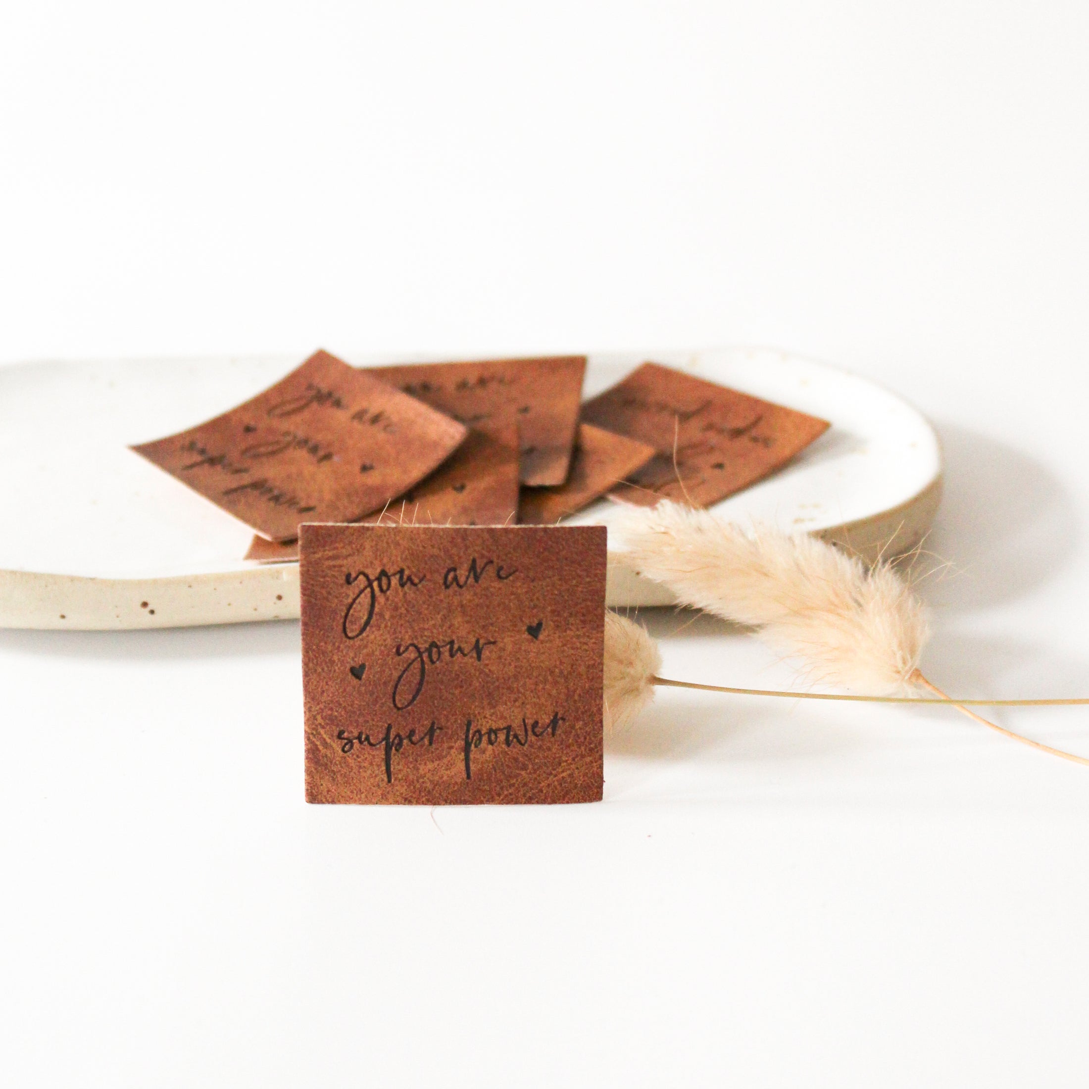 Kunstlederlabel mit Spruch you are your super power – Handmade Label für Kleidung