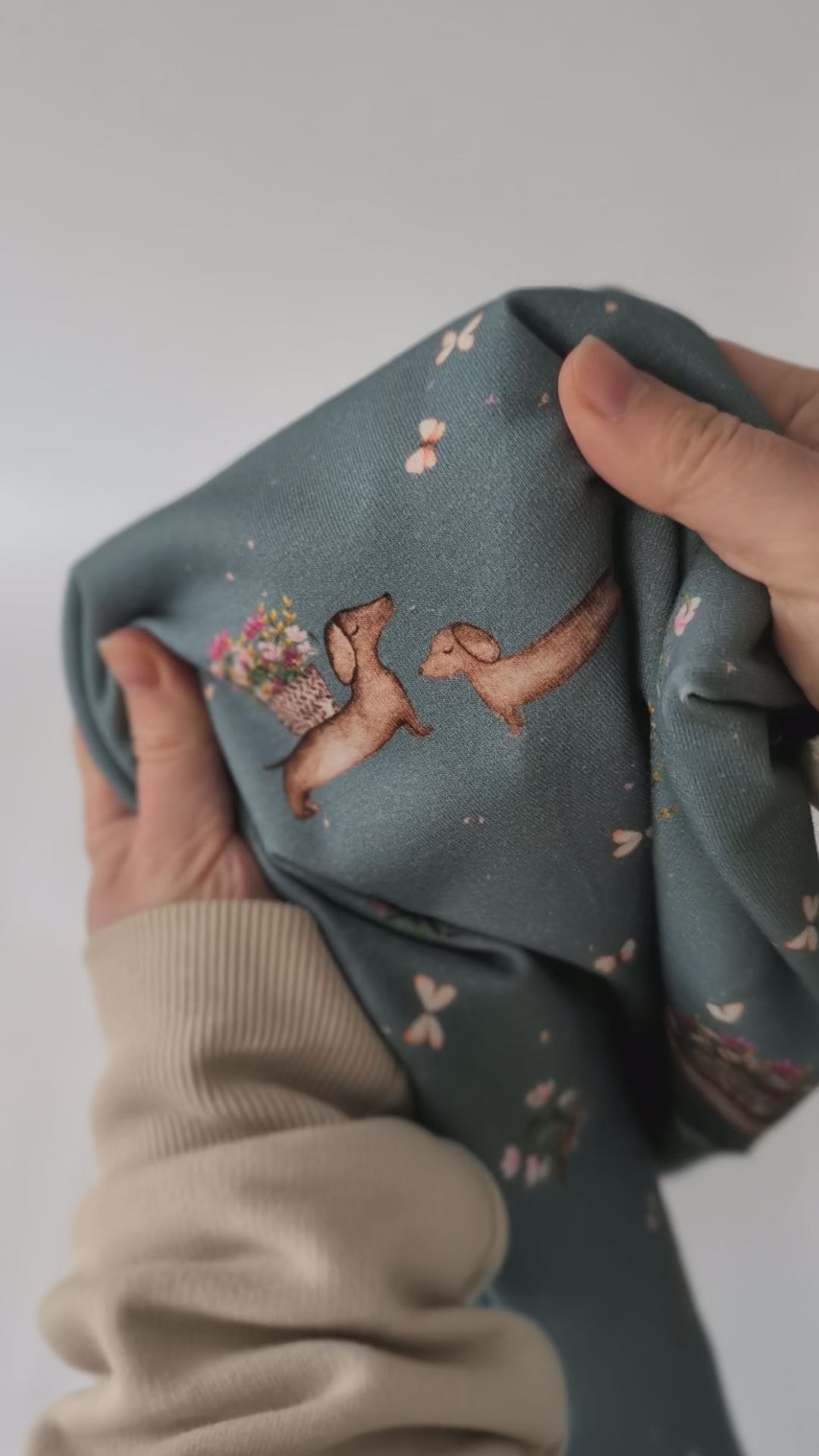 Video mit Stoffdetails zur Struktur und Details zum Motiv