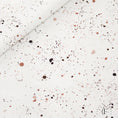 Bild in Galerie-Betrachter laden, French Terry Splash Stoff „Chocolate Splash“ – großflächige Ansicht des Punktedesigns mit Farbspritzern auf hellem Grund
